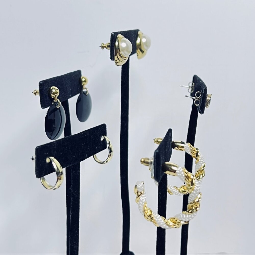 Vintage Lot of 5 Gold Tone Pierced Earrings (5622) - Picture 5 of 6